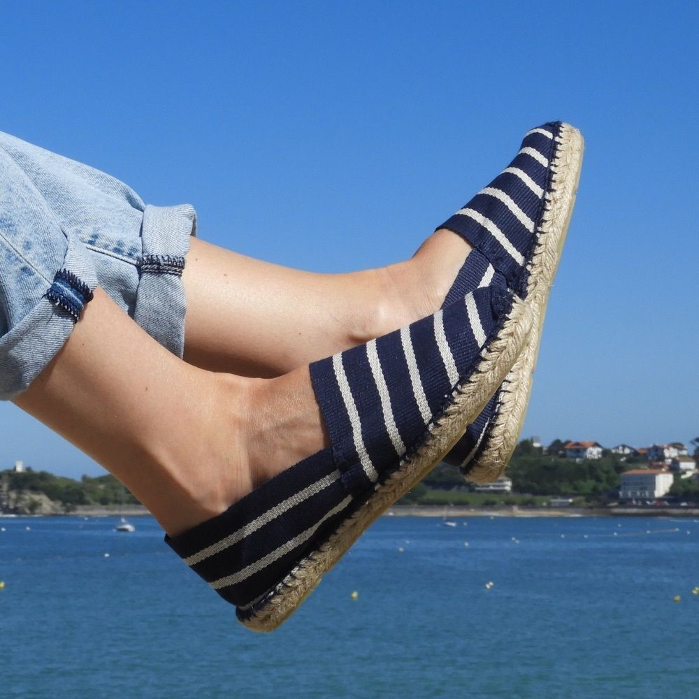 ARTISANAT FRANCAIS Marinière navy and cream striped flat espadrilles Size 39